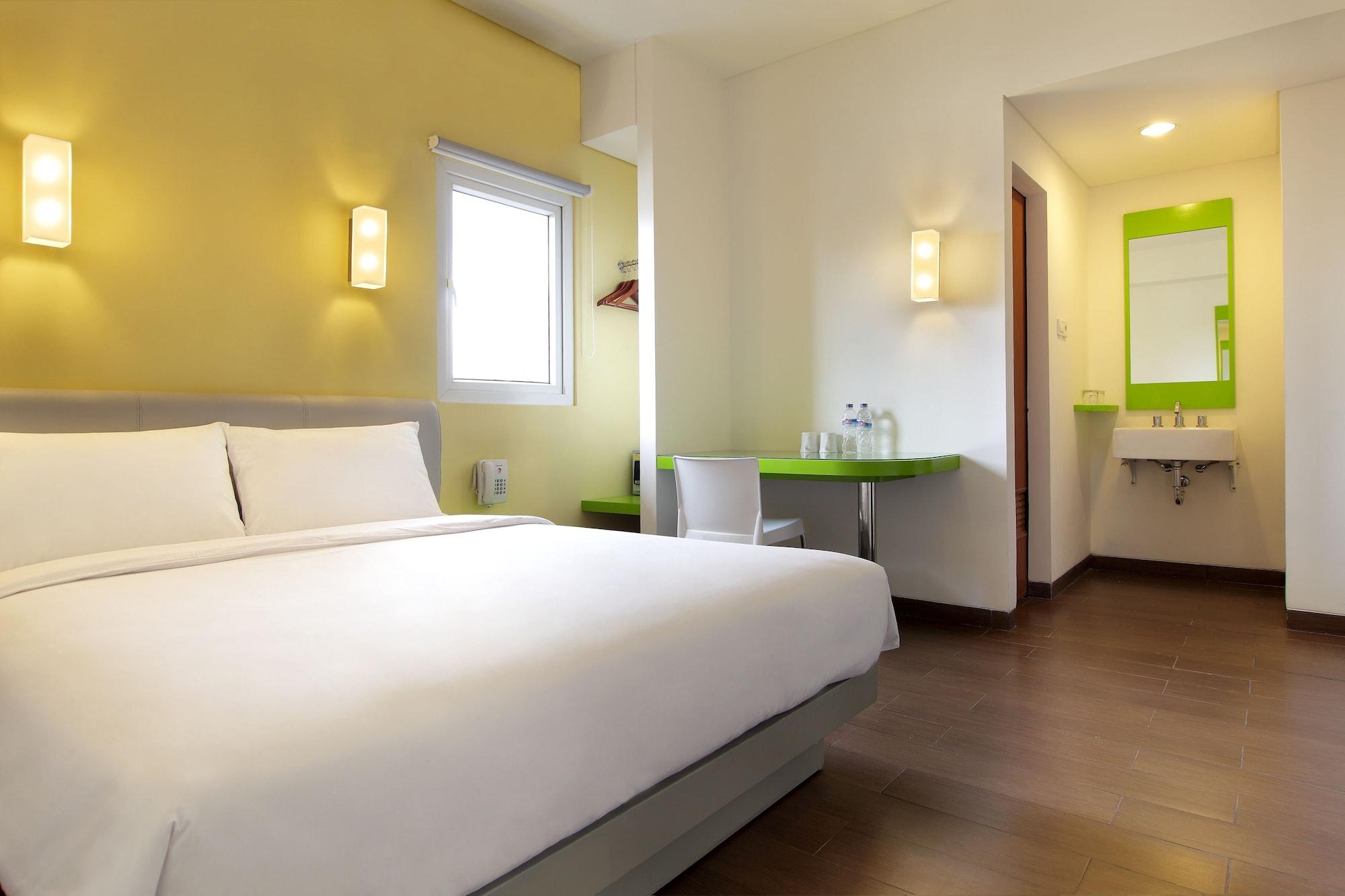 Amaris Hotel Mangga Besar Jakarta Buitenkant foto