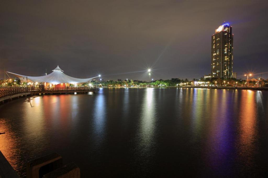 Amaris Hotel Mangga Besar Jakarta Buitenkant foto